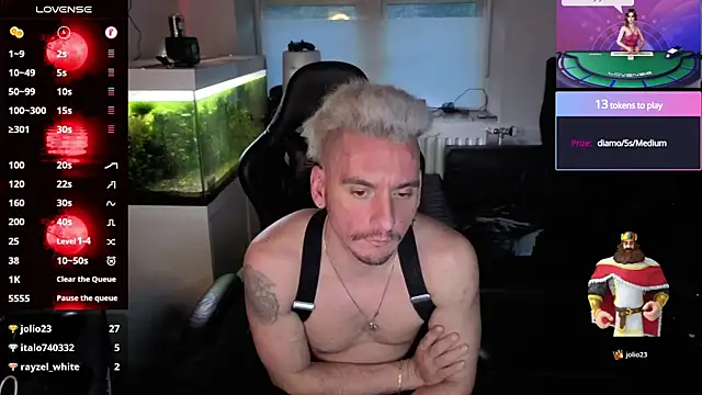 Snapshot of Rayzel_White chatting on 9, 6, 2026 Rayzel White online show from 9, 6, 2026