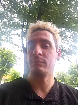 Snapshot of Rayzel_White chatting on 13, 7, 2026 Rayzel White online show from 13, 7, 2026