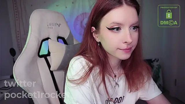 Snapshot of _PocketRocket_ chatting on 1, 2, 2025 PocketRocket online show from 1, 2, 2025