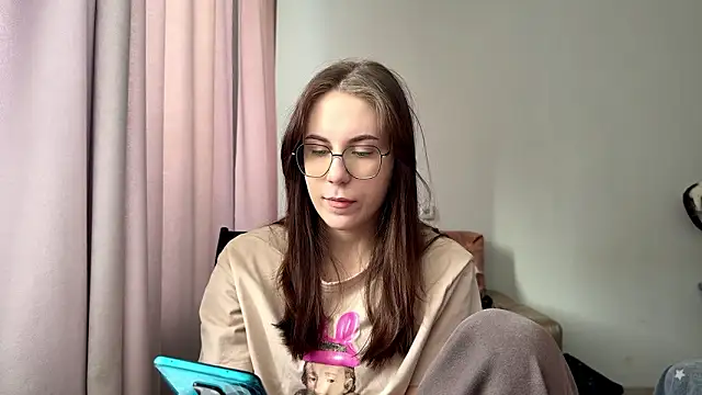 JanelleCourville online show from 9, 3, 2026