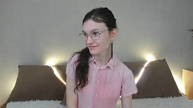 ThoraMarola online show from 26, 3, 2026