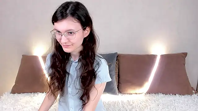 ThoraMarola online show from 26, 4, 2026