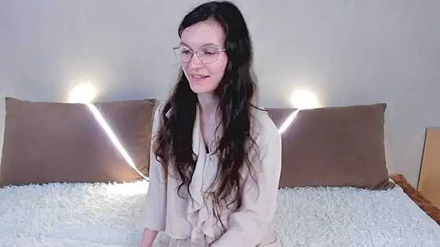 Snapshot of ThoraMarola chatting on 8, 5, 2026 ThoraMarola online show from 8, 5, 2026