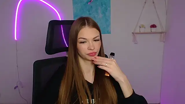 Lina Loveuu online show from 21, 4, 2026