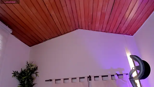 ella  olmos online show from 1, 4, 2026