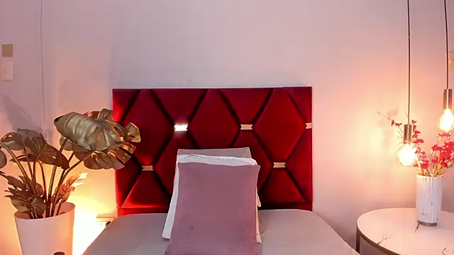 TessaMonroee online show from 28, 3, 2026