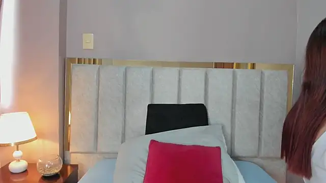 TessaMonroee online show from 27, 4, 2026