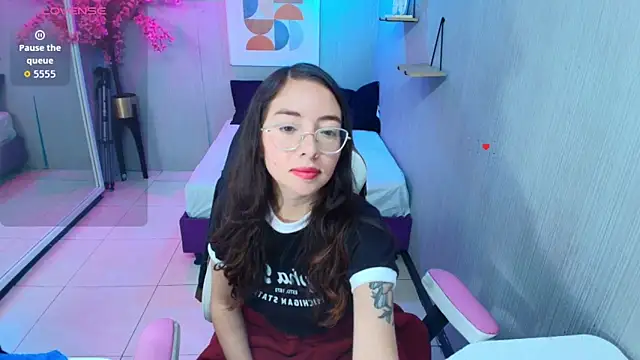 Veronica miiller online show from 4, 6, 2026