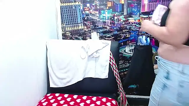 tila nastyy online show from 25, 4, 2026