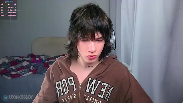 LeonBoykisser online show from 10, 6, 2026