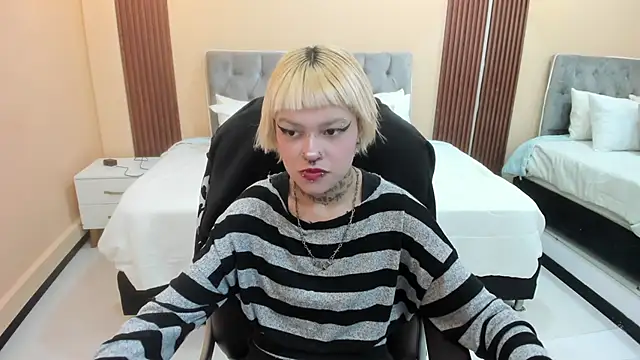 Bela Craxkerr online show from 25, 4, 2026