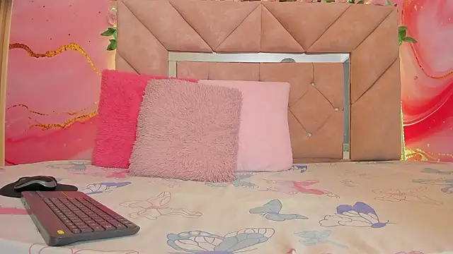 sweet  luna   online show from 2, 2, 2026