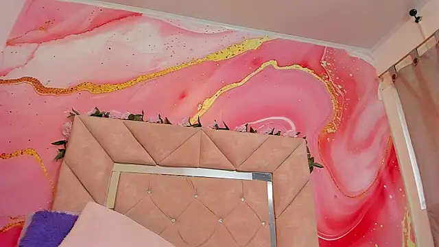 sweet  luna   online show from 25, 4, 2026