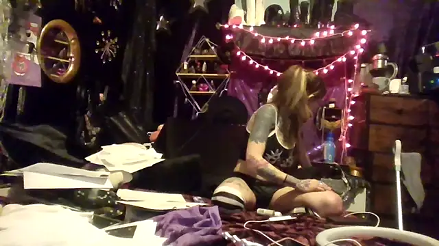 allymoon1369 online show from 24, 4, 2026