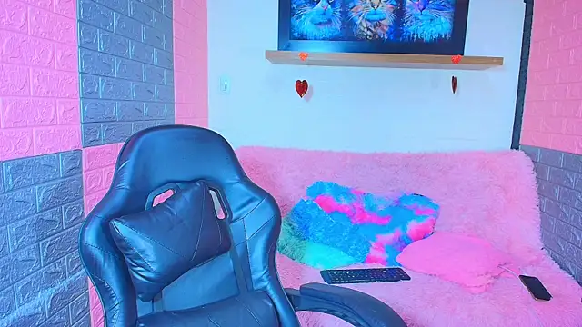 hotcakes uwu online show from 16, 4, 2026