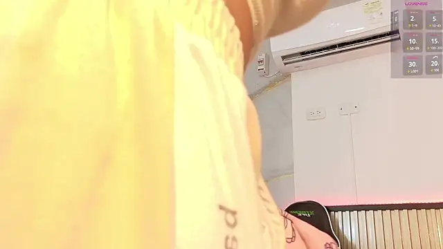 Scarlet Vixen  online show from 18, 2, 2026