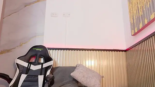 Scarlet Vixen  online show from 21, 2, 2026