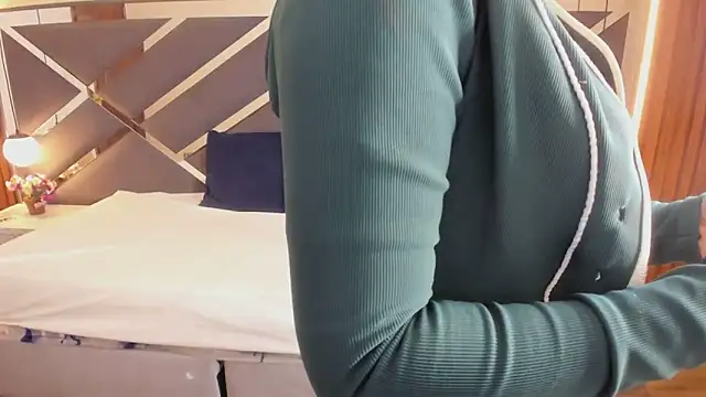 Ambarross  online show from 4, 3, 2026