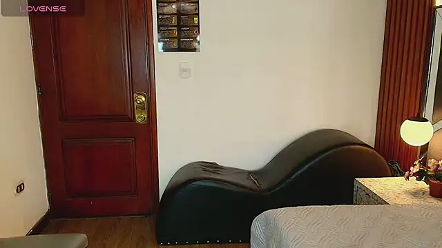 Snapshot of Ambarross_ chatting on 9, 6, 2026 Ambarross online show from 9, 6, 2026