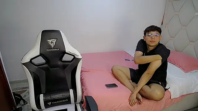 Maxwell boys online show from 9, 3, 2026