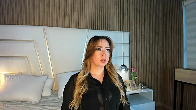 Xara Shadow online show from 17, 4, 2026