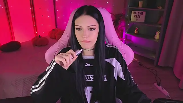 Kelly  Bunny online show from 6, 5, 2026