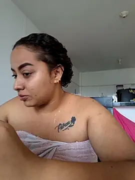 curly girl 31 online show from 29, 4, 2026