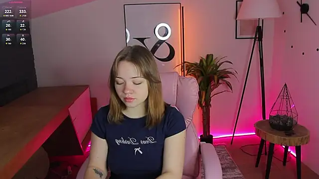 Kiss Moon online show from 5, 3, 2026