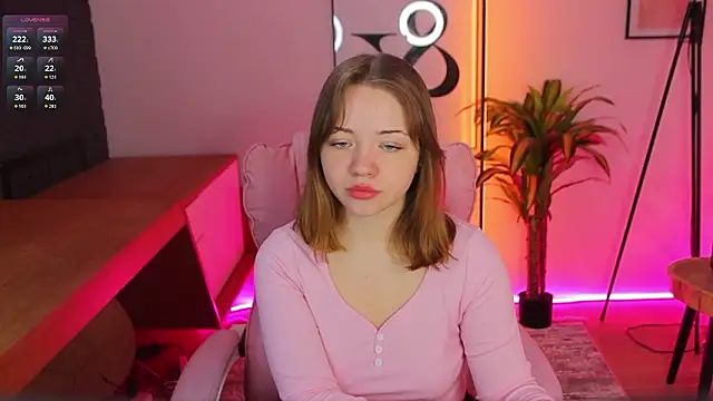 Kiss Moon online show from 6, 3, 2026