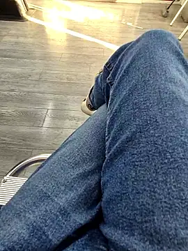 Snapshot of vali23 chatting on 17, 1, 2026 vali23 online show from 17, 1, 2026