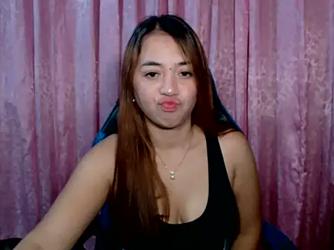 Snapshot of pinay_mayahiga chatting on 28, 4, 2026 pinay mayahiga online show from 28, 4, 2026