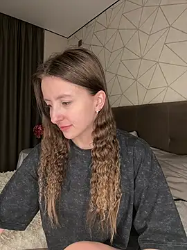 Dream Woman4U online show from 13, 4, 2026