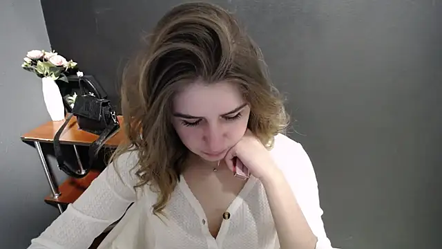 Sunny siren online show from 22, 4, 2026