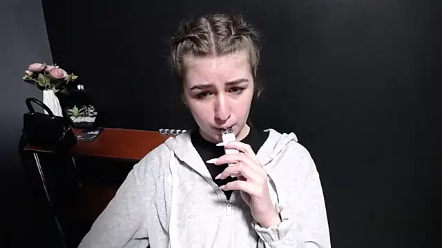 Sunny siren online show from 24, 4, 2026