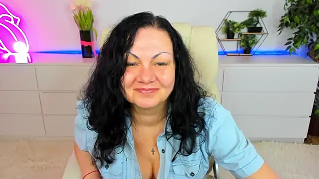 IrissMoon online show from 12, 3, 2026