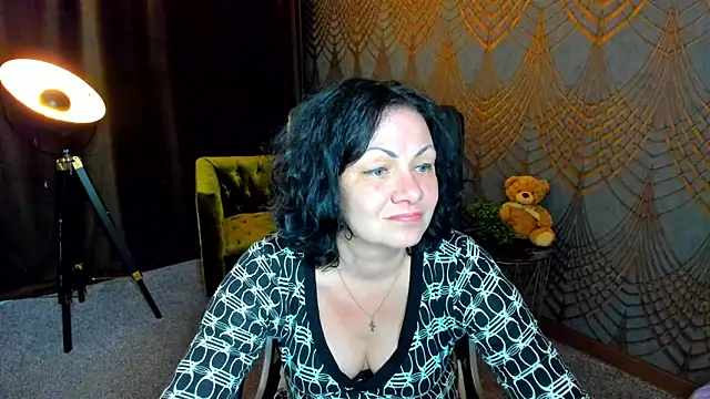 IrissMoon online show from 11, 6, 2026