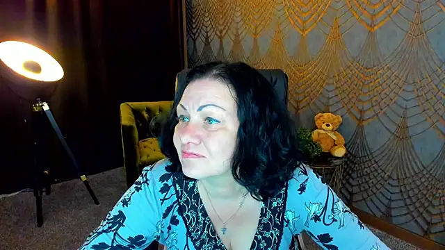 IrissMoon online show from 11, 6, 2026