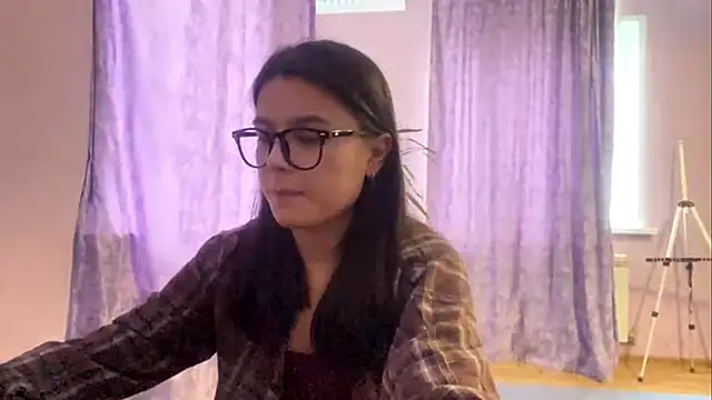 SaintMari online show from 28, 4, 2026