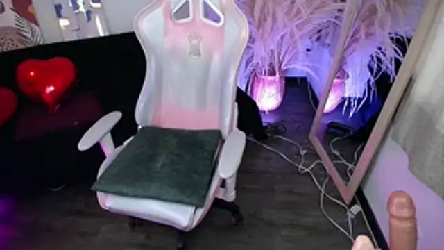 teylo80as online show from 18, 4, 2026