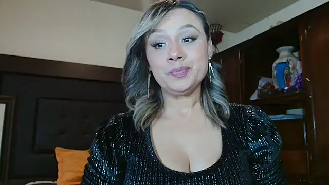 Snapshot of aitanalove_ chatting on 6, 5, 2026 aitanalove online show from 6, 5, 2026