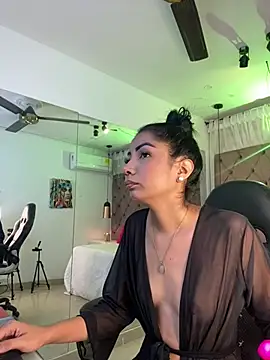 Auri   online show from 8, 6, 2026