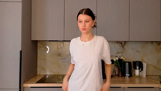 LouiseChavez online show from 5, 2, 2026