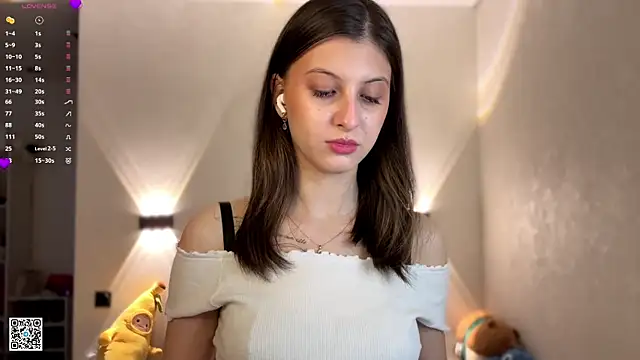 LouiseChavez online show from 26, 4, 2026