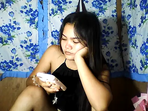Snapshot of PinaySkinnyJust18 chatting on 5, 5, 2026 PinaySkinnyJust18 online show from 5, 5, 2026