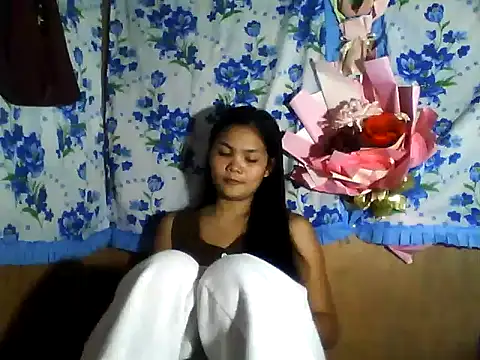 Snapshot of PinaySkinnyJust18 chatting on 21, 5, 2026 PinaySkinnyJust18 online show from 21, 5, 2026