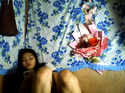 Snapshot of PinaySkinnyJust18 chatting on 23, 5, 2026 PinaySkinnyJust18 online show from 23, 5, 2026