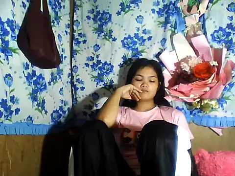 Snapshot of PinaySkinnyJust18 chatting on 25, 5, 2026 PinaySkinnyJust18 online show from 25, 5, 2026