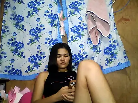 Snapshot of PinaySkinnyJust18 chatting on 2, 6, 2026 PinaySkinnyJust18 online show from 2, 6, 2026