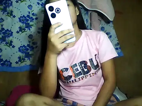 Snapshot of PinaySkinnyJust18 chatting on 6, 6, 2026 PinaySkinnyJust18 online show from 6, 6, 2026