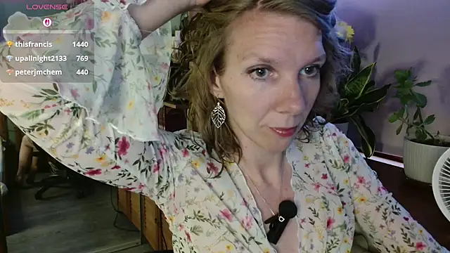 Daisy Lovely online show from 13, 7, 2026